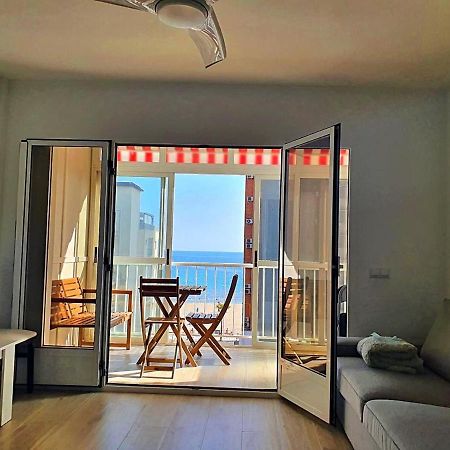 First Line Apartment With 3 Bedrooms And Seaviews Benidorm Esterno foto