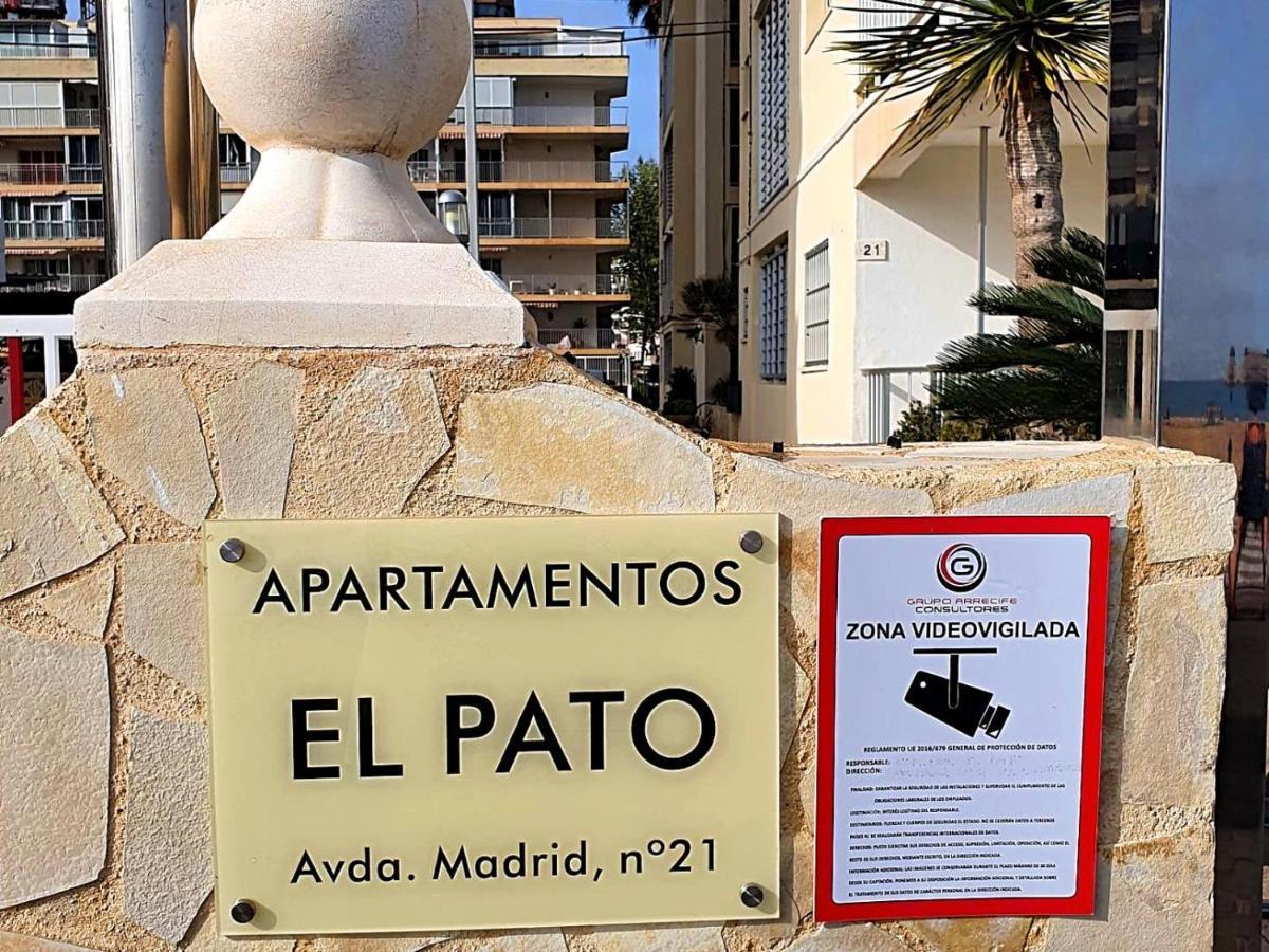 First Line Apartment With 3 Bedrooms And Seaviews Benidorm Esterno foto