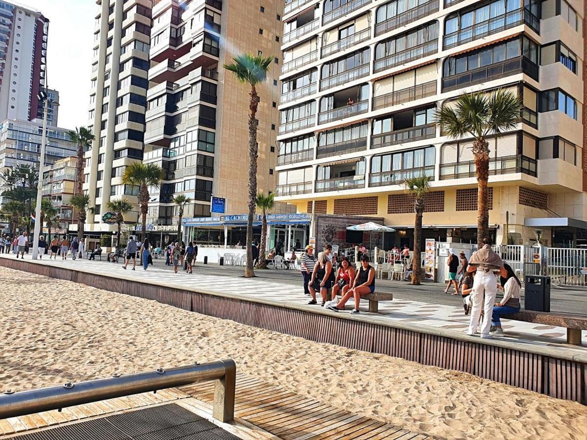 First Line Apartment With 3 Bedrooms And Seaviews Benidorm Esterno foto
