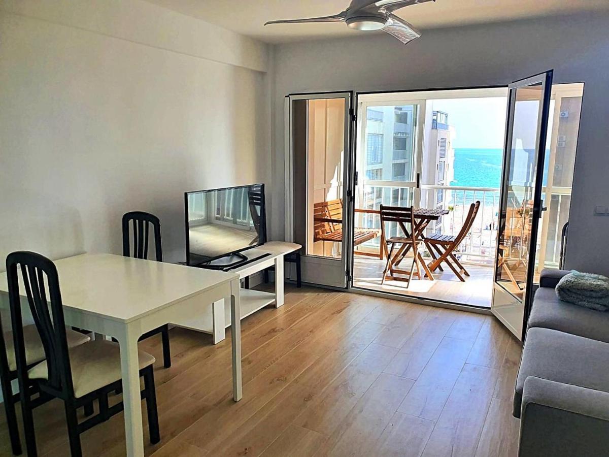 First Line Apartment With 3 Bedrooms And Seaviews Benidorm Esterno foto