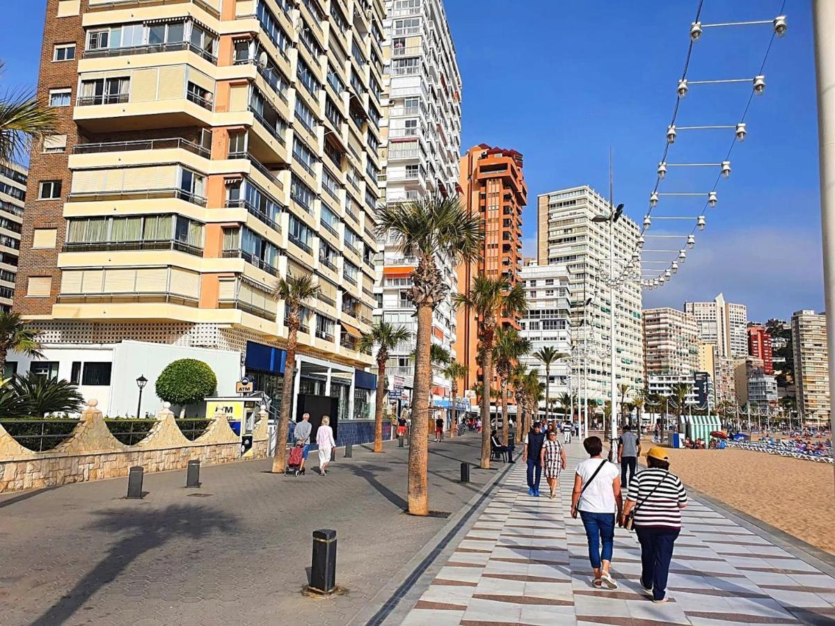 First Line Apartment With 3 Bedrooms And Seaviews Benidorm Esterno foto